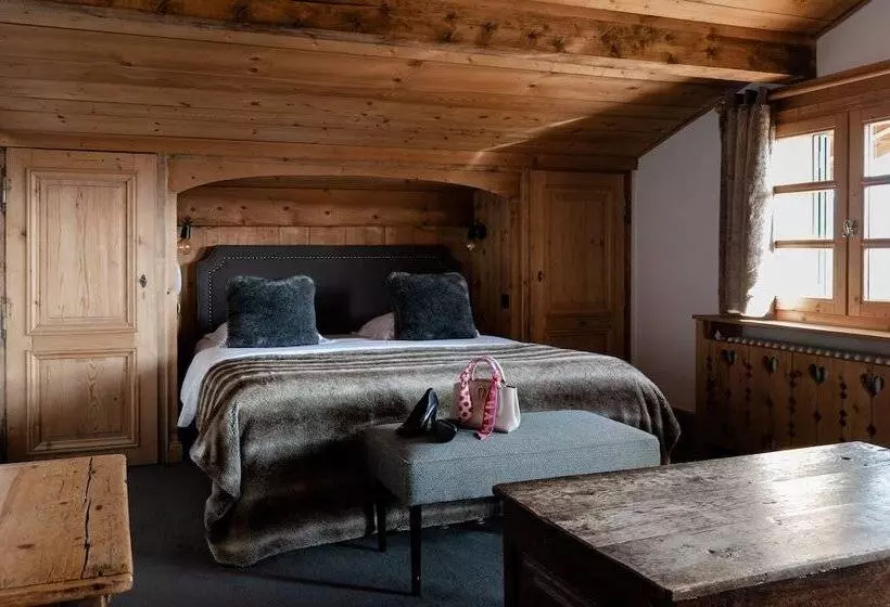 سوییت جونیور, Hôtel Les Roches Fleuries