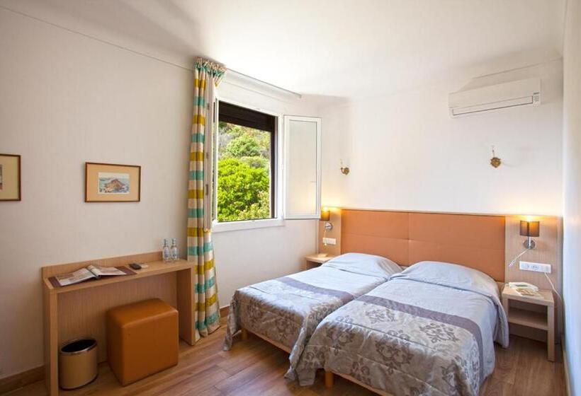 اتاق اکونومی, Kalliste