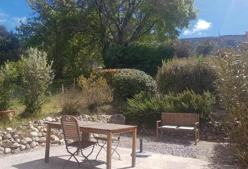 テラス付きスタンダードルーム, La Bastide De Moustiers