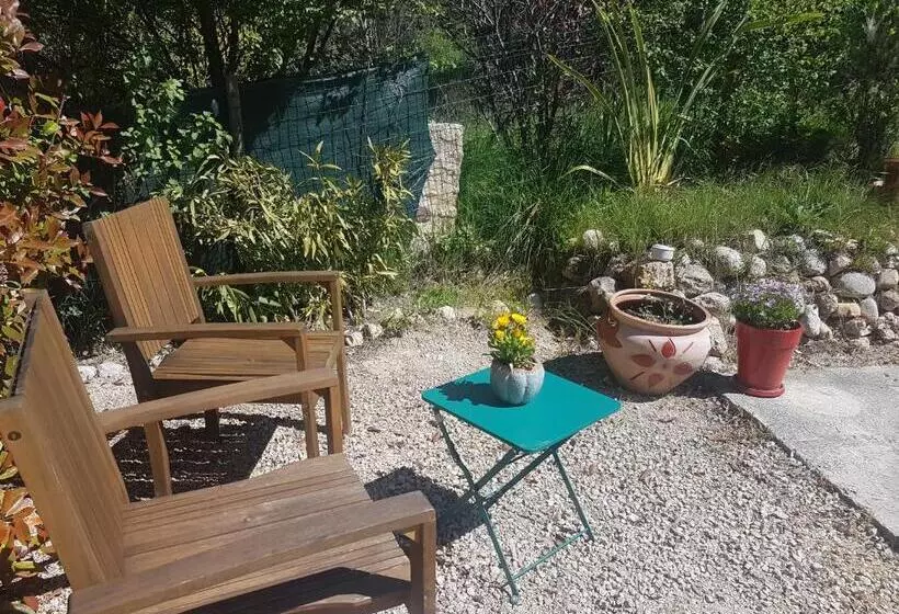 テラス付きスタンダードルーム, La Bastide De Moustiers