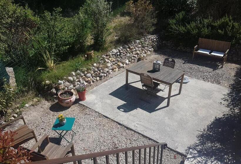 テラス付きスタンダードルーム, La Bastide De Moustiers