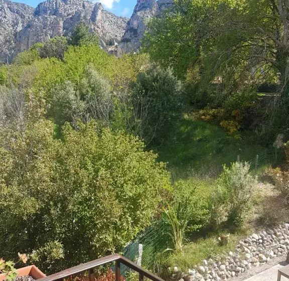 テラス付きスタンダードルーム, La Bastide De Moustiers
