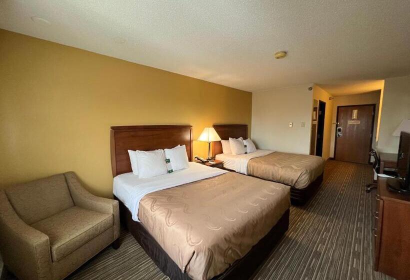 Номер Стандарт, Quality Inn Mitchell I 90