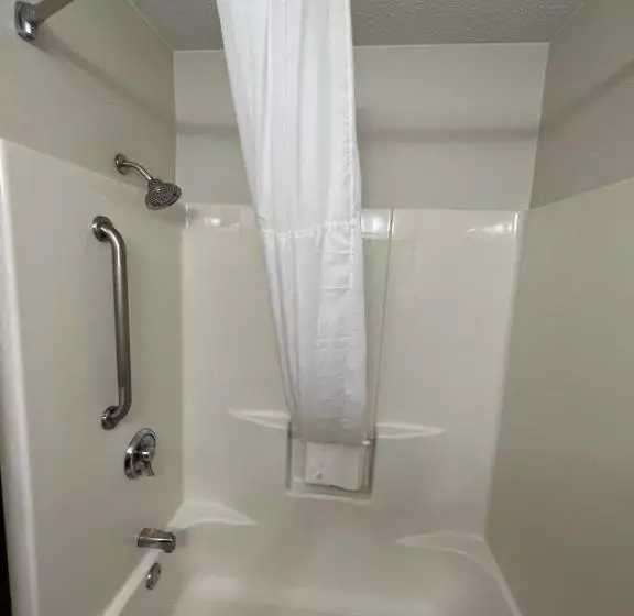 اتاق استاندارد, Quality Inn Mitchell I 90