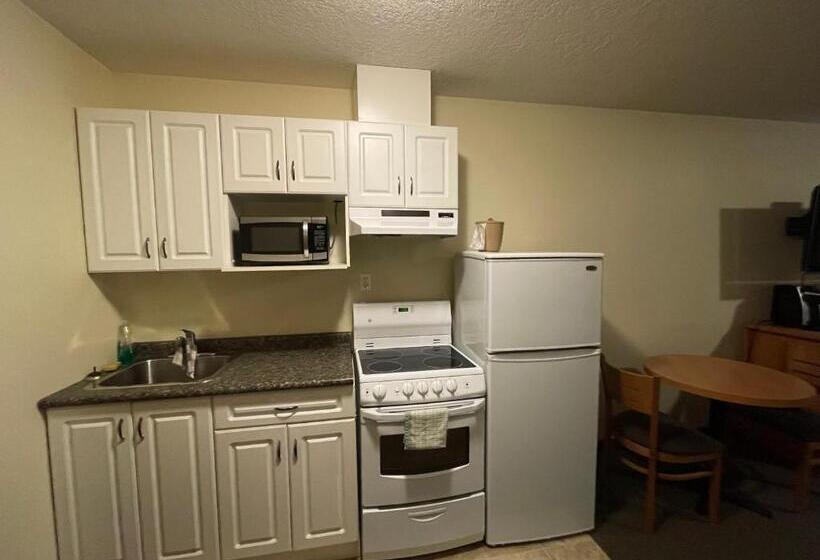 디럭스 룸, Circle 6 Motel