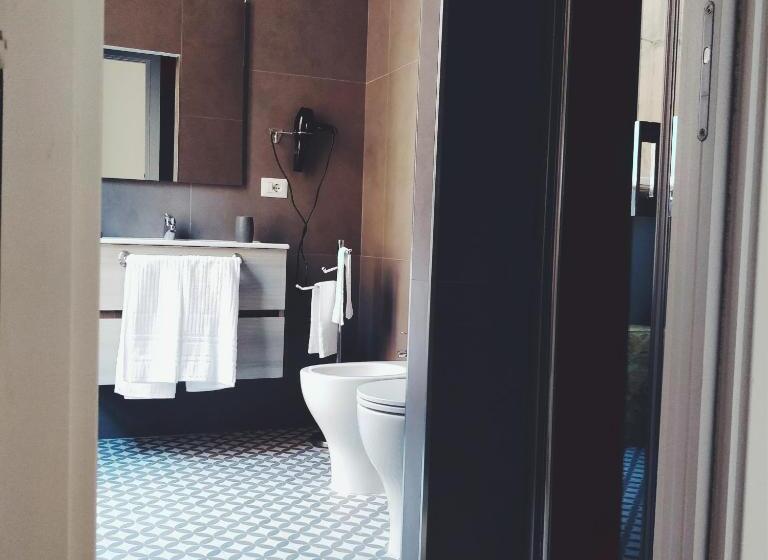 اتاق سوپریور, La Chambre