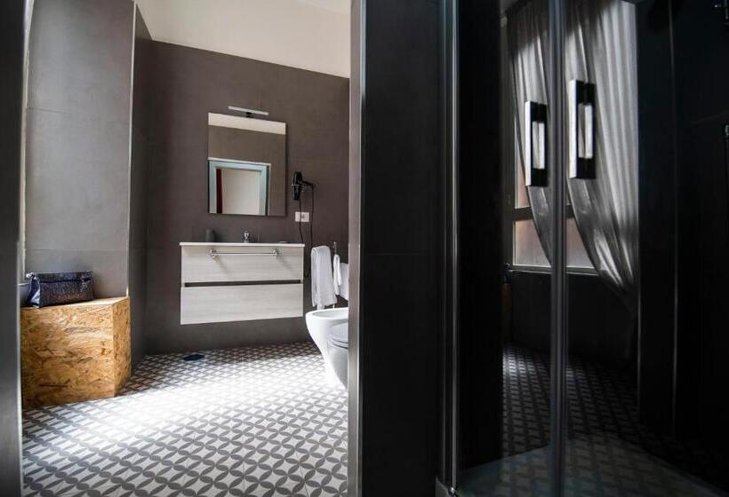 اتاق سوپریور, La Chambre