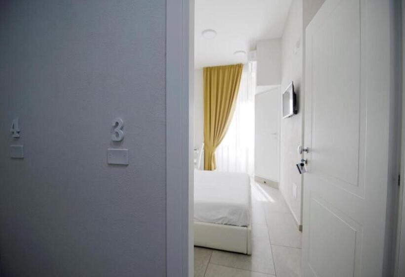 اتاق لوکس, La Chambre