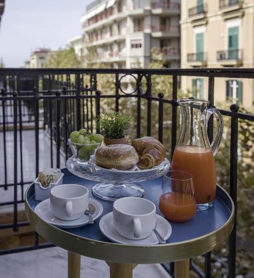 اتاق استاندارد با بالکن, La Chambre