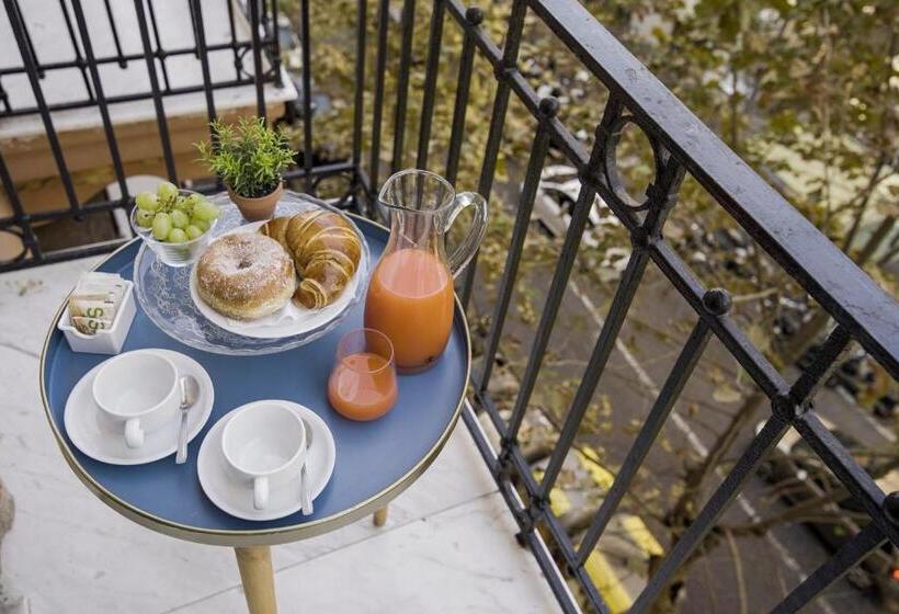 اتاق استاندارد با بالکن, La Chambre