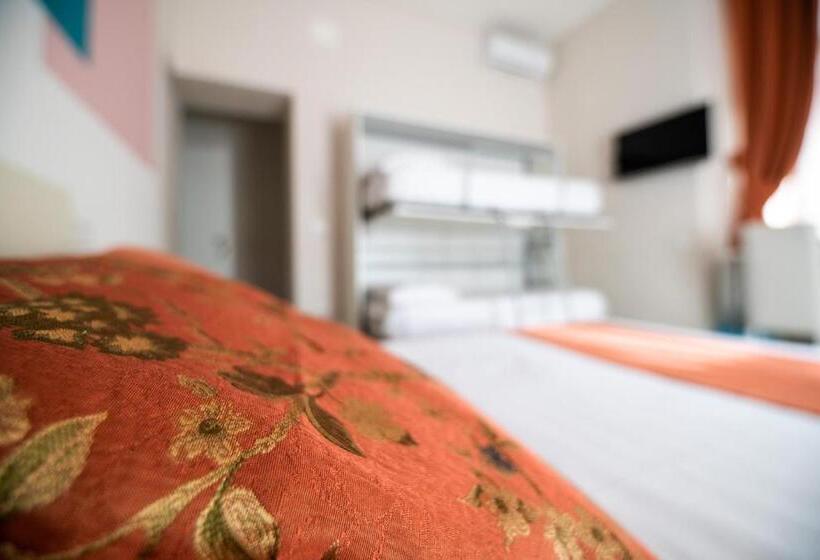 اتاق لوکس خانوادگی, La Chambre