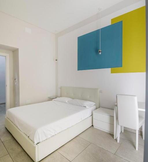 اتاق لوکس, La Chambre