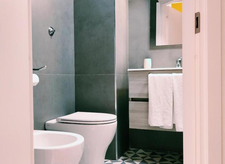 اتاق لوکس, La Chambre