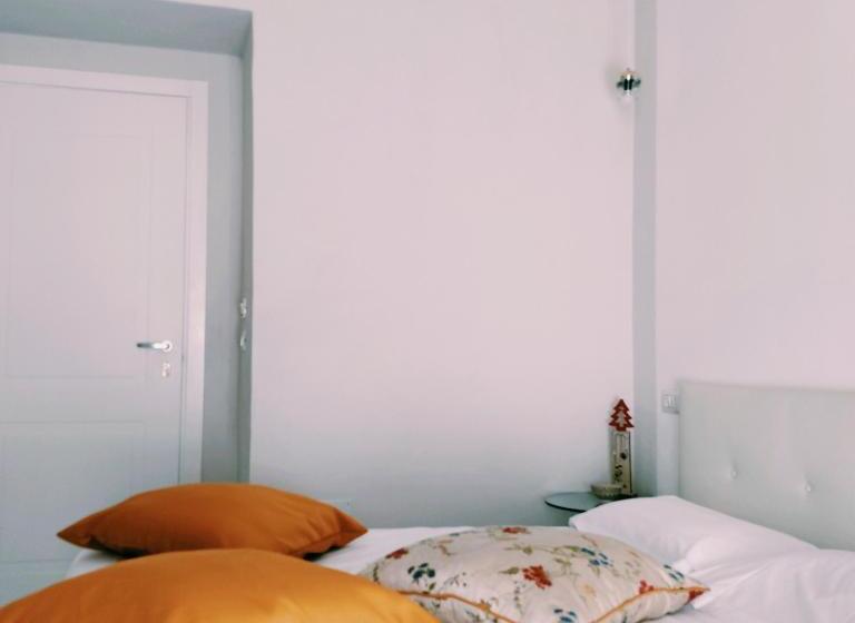 اتاق لوکس, La Chambre