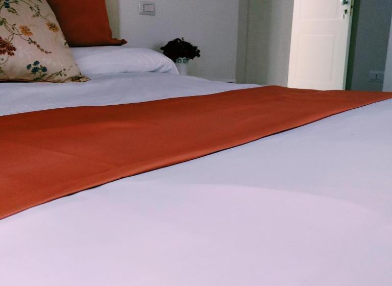 اتاق لوکس خانوادگی, La Chambre