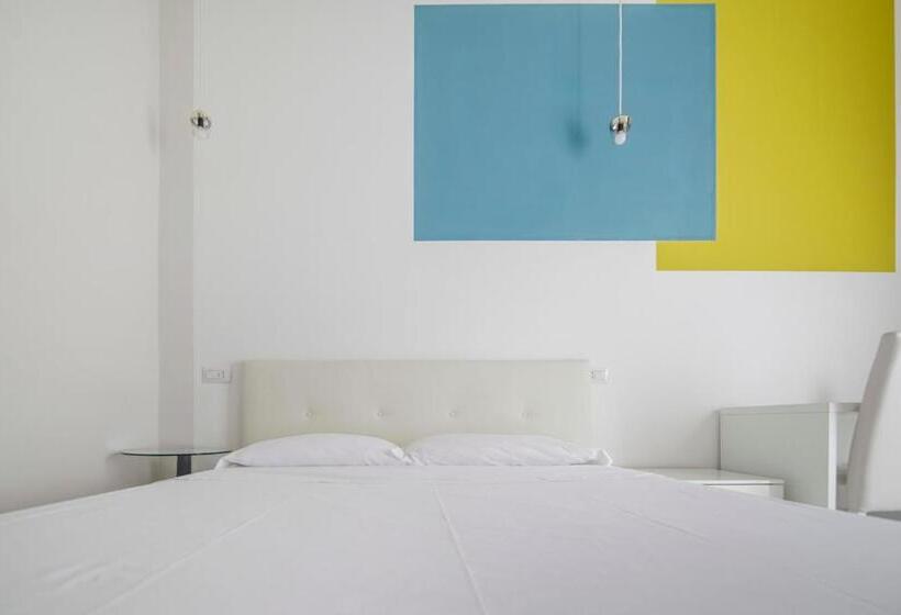 اتاق لوکس, La Chambre