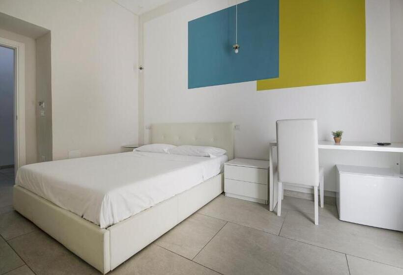 اتاق لوکس, La Chambre