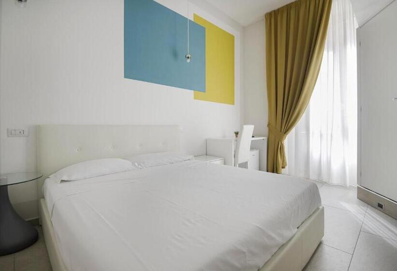 اتاق لوکس, La Chambre