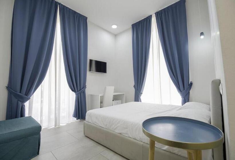 اتاق استاندارد با بالکن, La Chambre