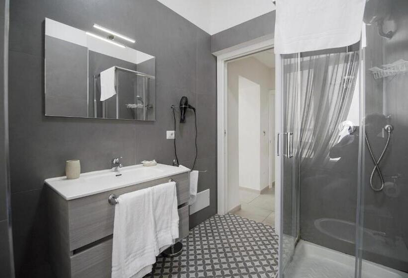 اتاق لوکس خانوادگی, La Chambre