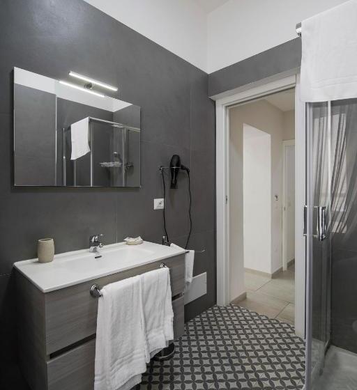 اتاق لوکس خانوادگی, La Chambre