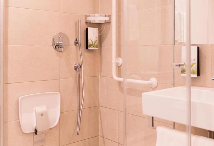 Номер Комфорт, Flora Hotel & Suites