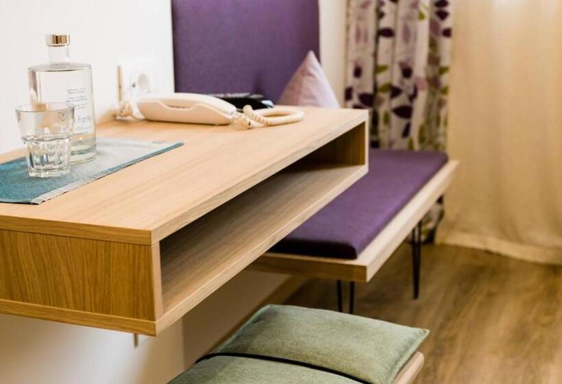 Номер Стандарт Индивидуальный, Flora Hotel & Suites