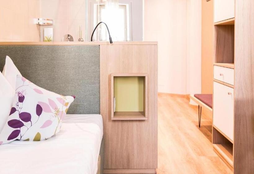 Номер Стандарт Индивидуальный, Flora Hotel & Suites