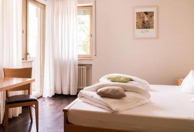 Номер Стандарт, Flora Hotel & Suites