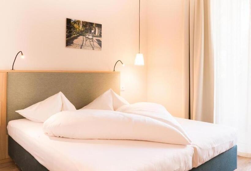 Номер Комфорт, Flora Hotel & Suites