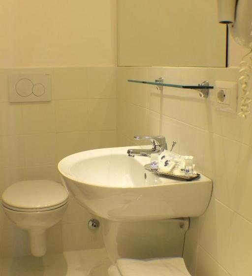 اتاق استاندارد سه نفره, Bernina