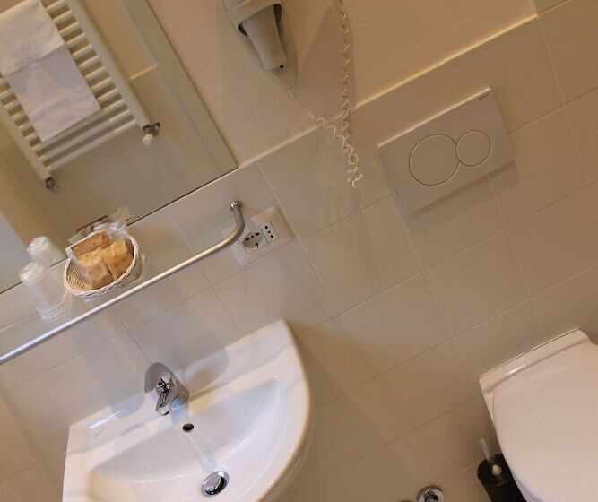 اتاق استاندارد سه نفره, Bernina