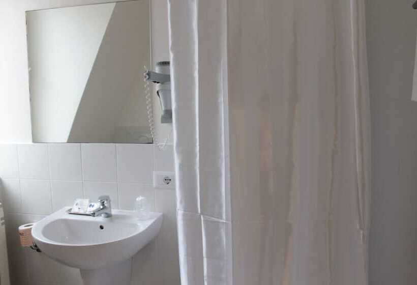 اتاق استاندارد سه نفره, Bernina