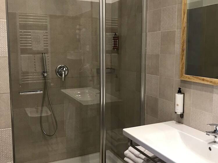 اتاق سوپریور سه تخته, Bernina