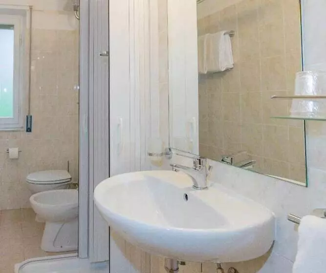 اتاق کلاسیک چهارنفره, Costa Verde