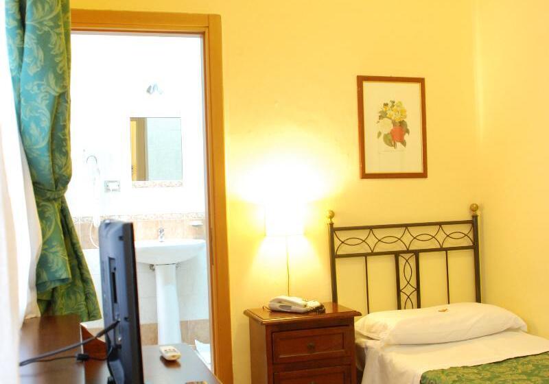 标准单人间, Del Centro