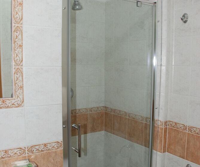 标准单人间, Del Centro