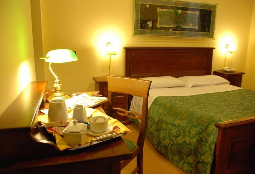 标准单人间, Del Centro