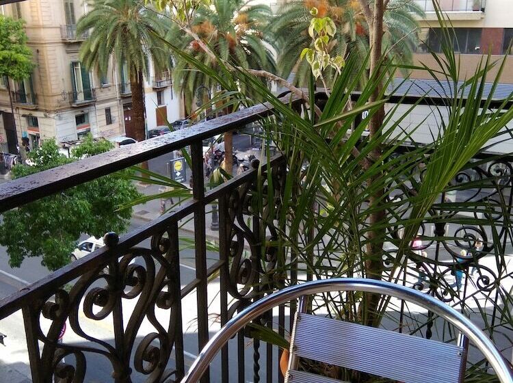 标准三人间, Del Centro