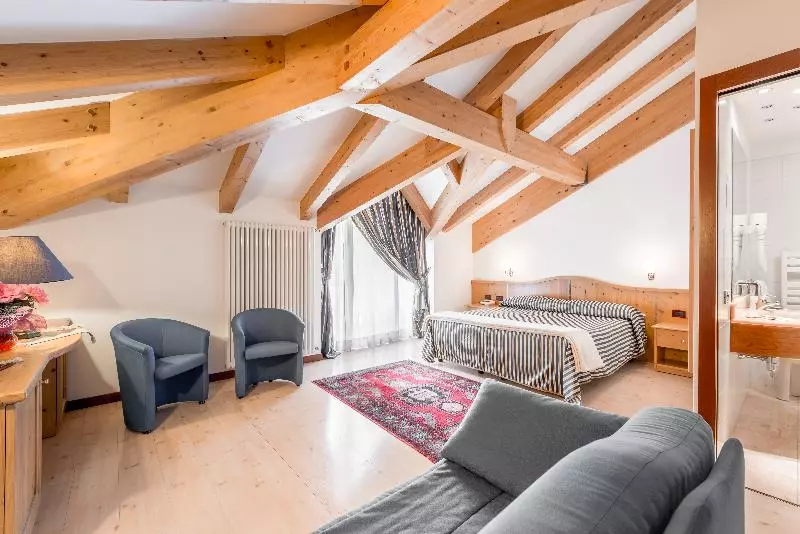 اتاق استاندارد چهار تخته, Dolomiti