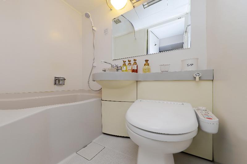 סוויטת ג'וניור, Flora