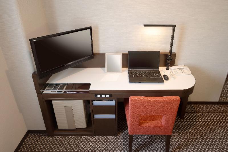 סוויטת ג'וניור, Flora