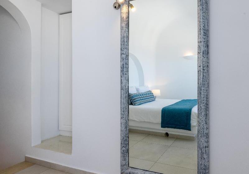 חדר סטנדרט לשלושה, Flora