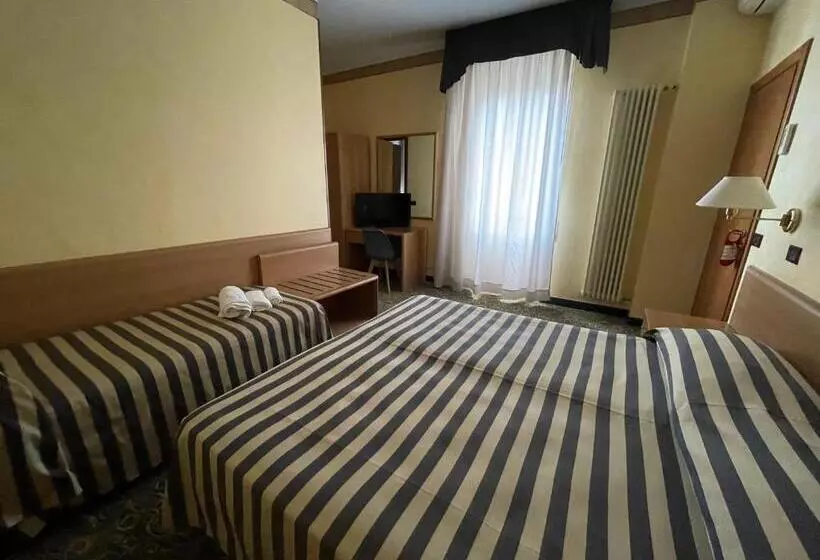 Standard Kolmen Hengen Huone, Giardinetto