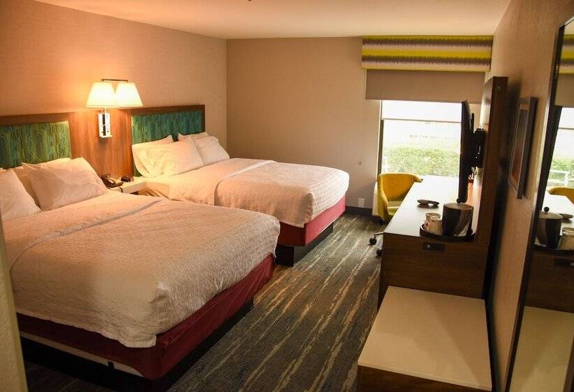 غرفه قياسيه سريرين مزدوجين, Hampton Inn Athens