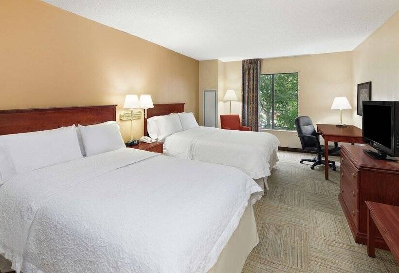 ２ダブルベッドのスタンダードルーム, Hampton Inn Columbus North