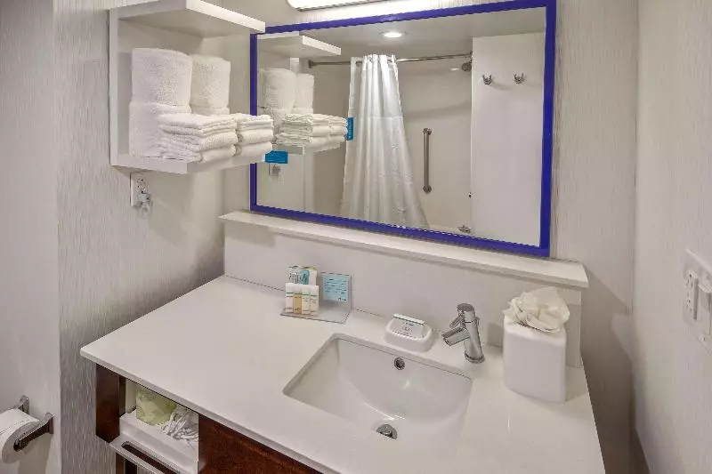 キングサイズベッドのスタンダードルーム, Hampton Inn Dumfries/quantico