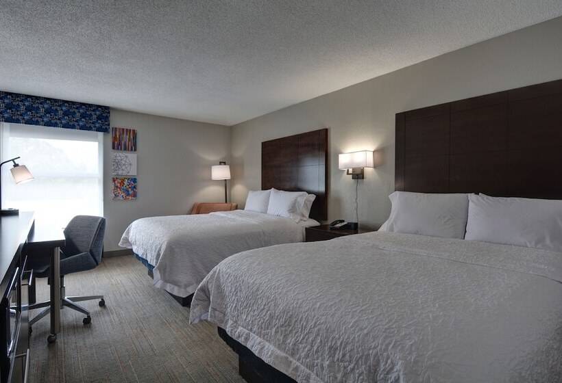 غرفه قياسيه سريرين مزدوجين, Hampton Inn Greenwood
