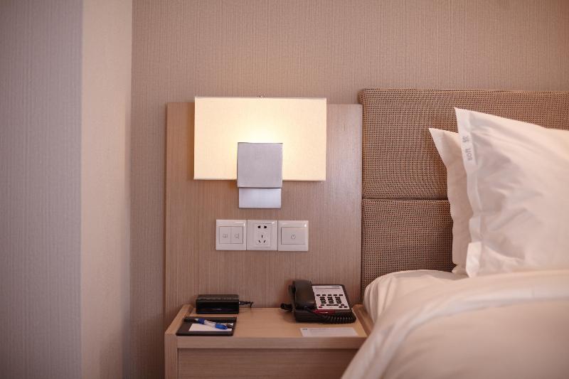 스탠다드 룸 킹사이즈 침대, Hampton Inn Henderson