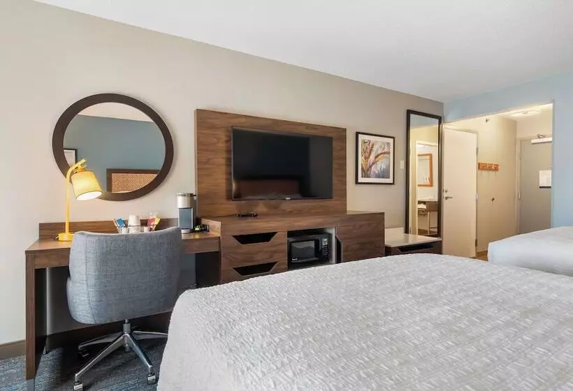 Standard-invahuone, Hampton Inn Ottawa